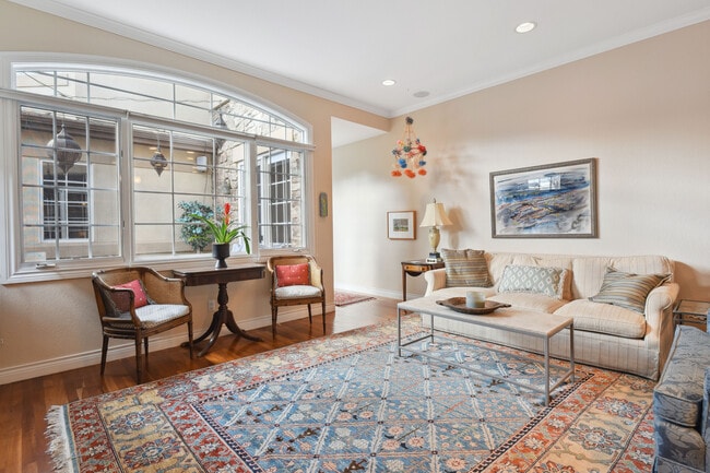 Building Photo - 535 Fillmore St