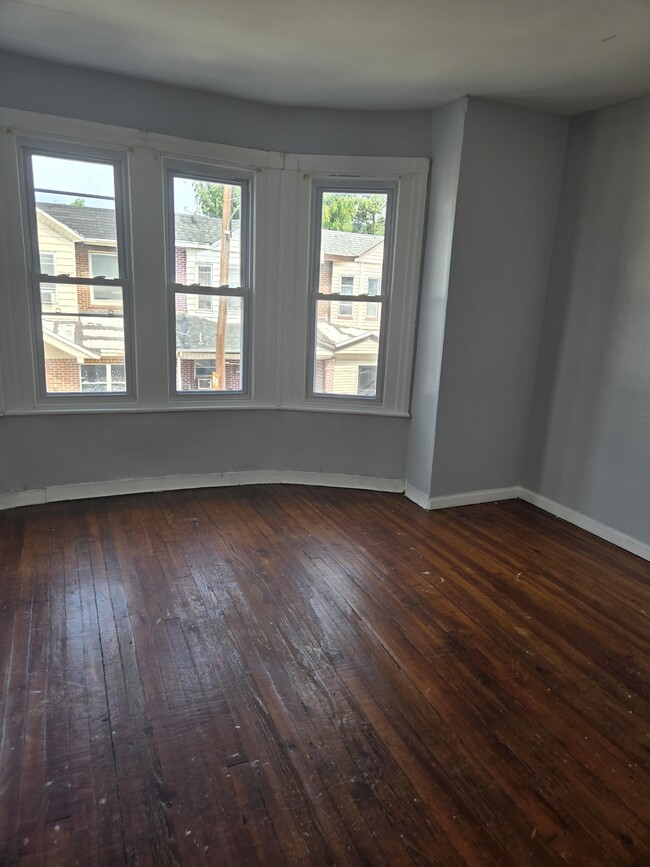 Building Photo - 6532 Saybrook Ave