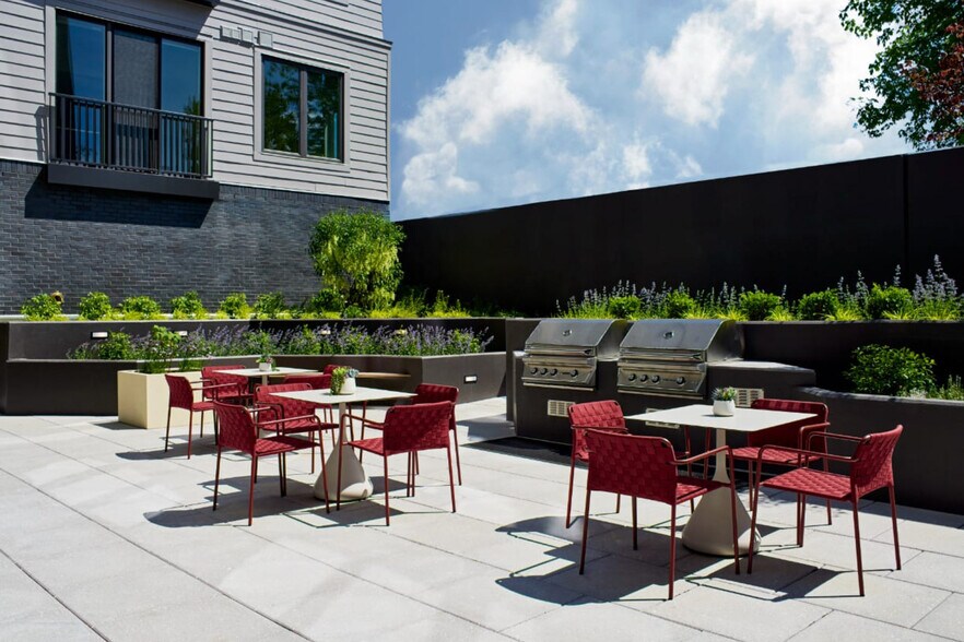 Building Photo - 60 I St SW