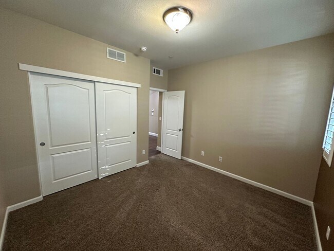 Building Photo - Beautiful 4 Bedroom, 3 Full Bath W/ Office...