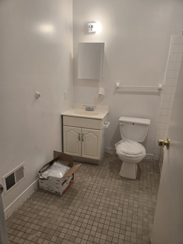 Building Photo - 1035 Belmont Ave