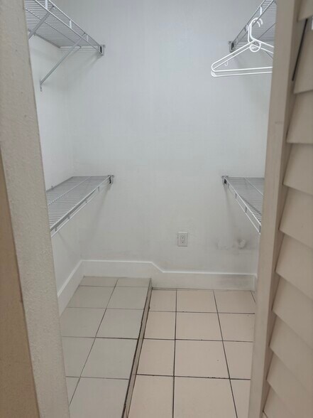 Building Photo - 10310 SW 34th St