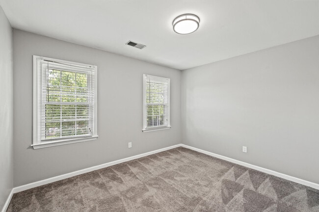 Building Photo - 2152 Sallee Dr
