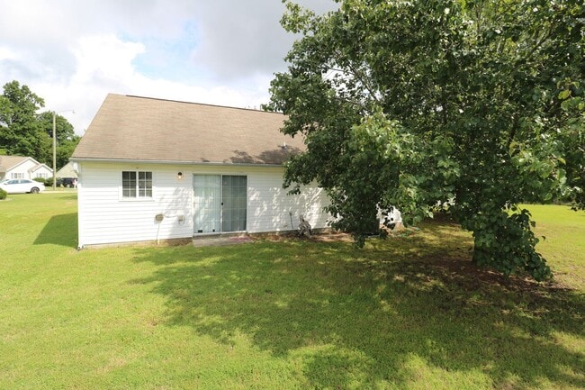 Building Photo - 4185 Kennison Village Dr