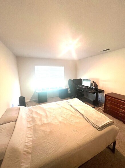 Building Photo - 4396 Winged Elm Ct