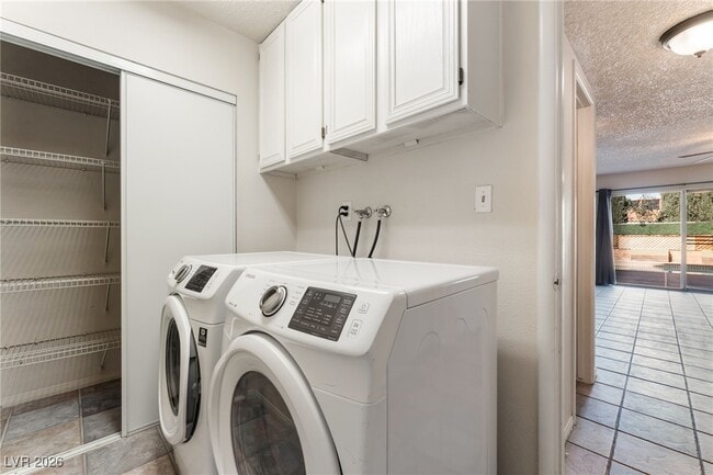 Building Photo - 8704 Isola Dr