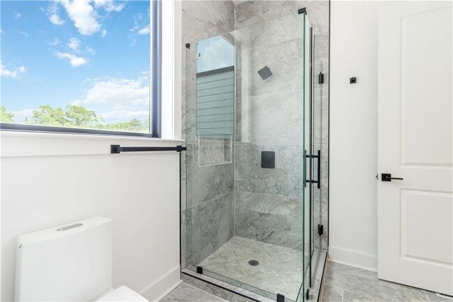 Building Photo - 1554 Columbia Cir