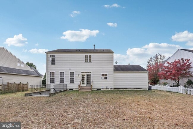 Building Photo - 2880 Myrtlewood Dr