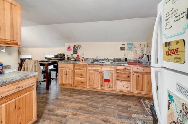 Building Photo - 106 Messer St