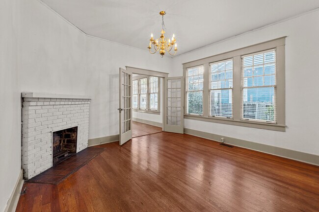 Building Photo - 108 4th St