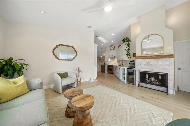 Building Photo - 109 Peterson Ln