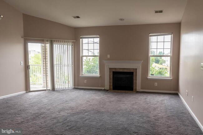 Building Photo - 2705 Ashfield Dr