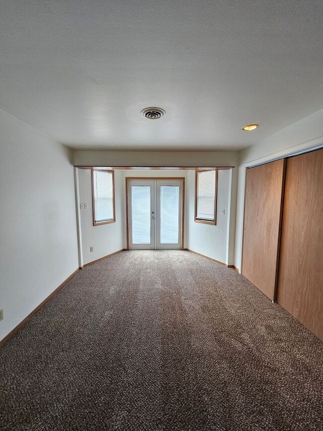 Building Photo - 205 Daley Dr