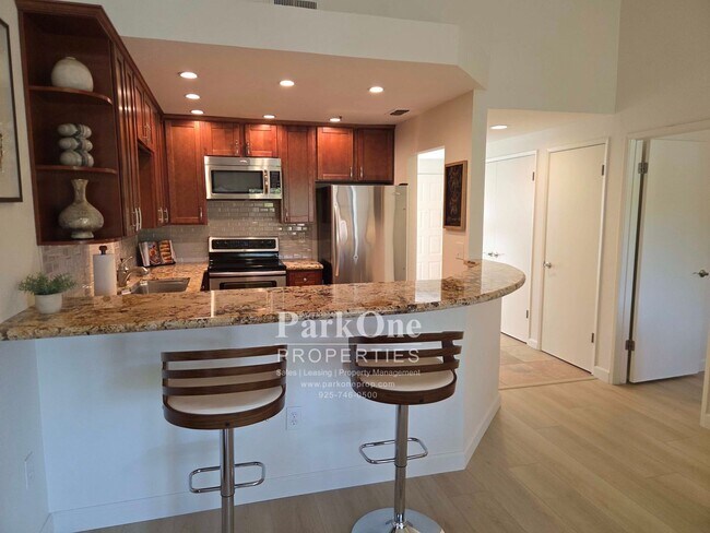 Building Photo - 1733 S Villa Way