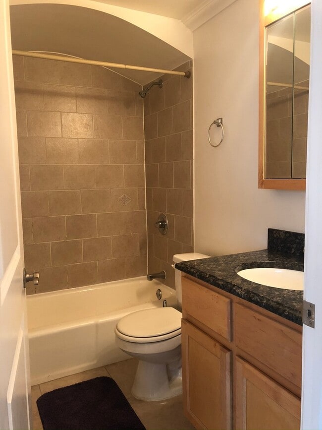 Building Photo - 4938 N Leonard Dr