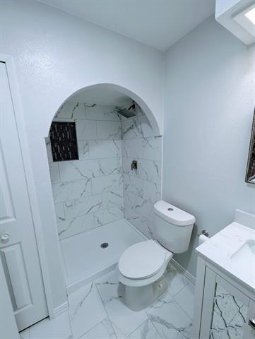 Building Photo - 949 Mossvine Dr