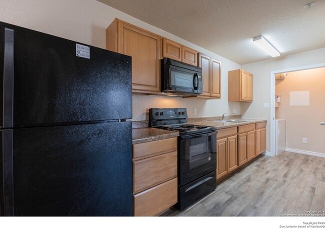 Building Photo - 8111 Landing Ave