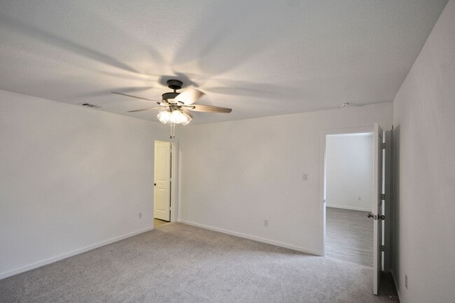 Building Photo - 768 Grey Dove Trl