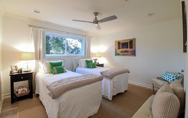 Building Photo - 34122 Pecan Hill Dr