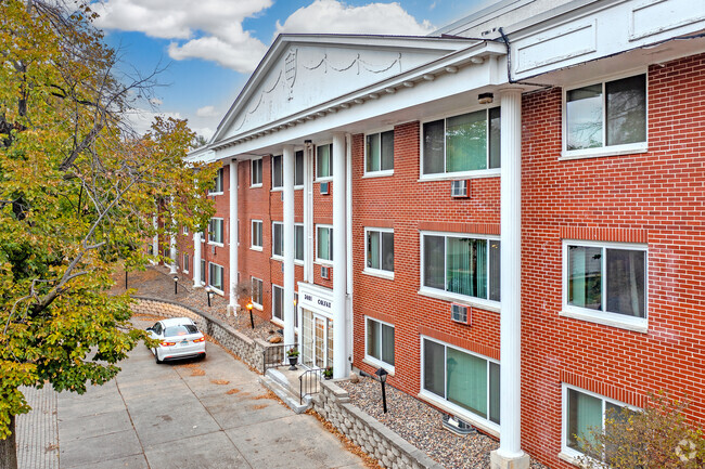 Building Photo - Colfax Manor