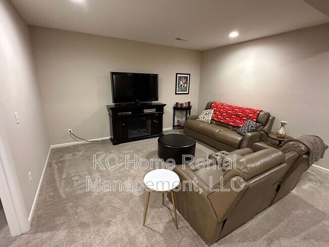 Building Photo - 2807 NE Sonora Valley Dr