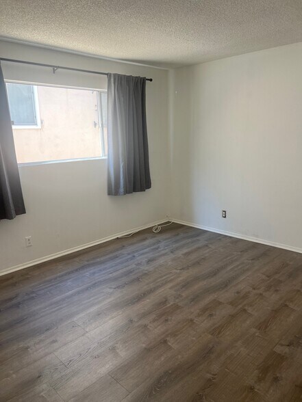 Building Photo - 3444 Mentone Ave