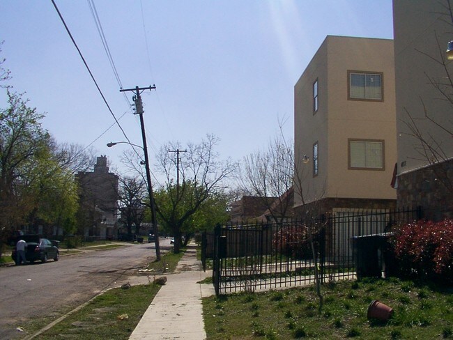 Building Photo - Virginia Place