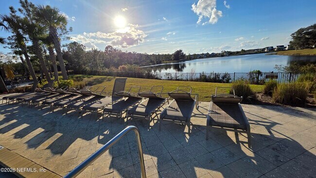 Building Photo - 644 Farmfield Dr