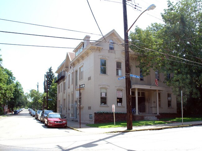 Primary Photo - 911 S Aiken Ave