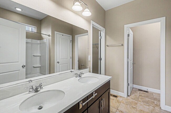 Building Photo - 3 Bed 2 Bath Ranch Home with Den and Large Unfinished Basement