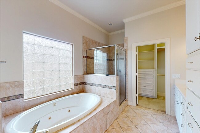 Building Photo - 5914 Center St