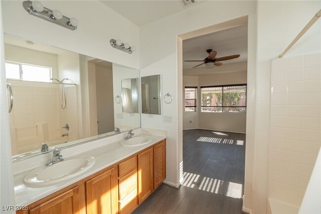 Building Photo - 4921 Novelli Pl