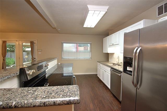 Building Photo - 3816 Hackberry Ln