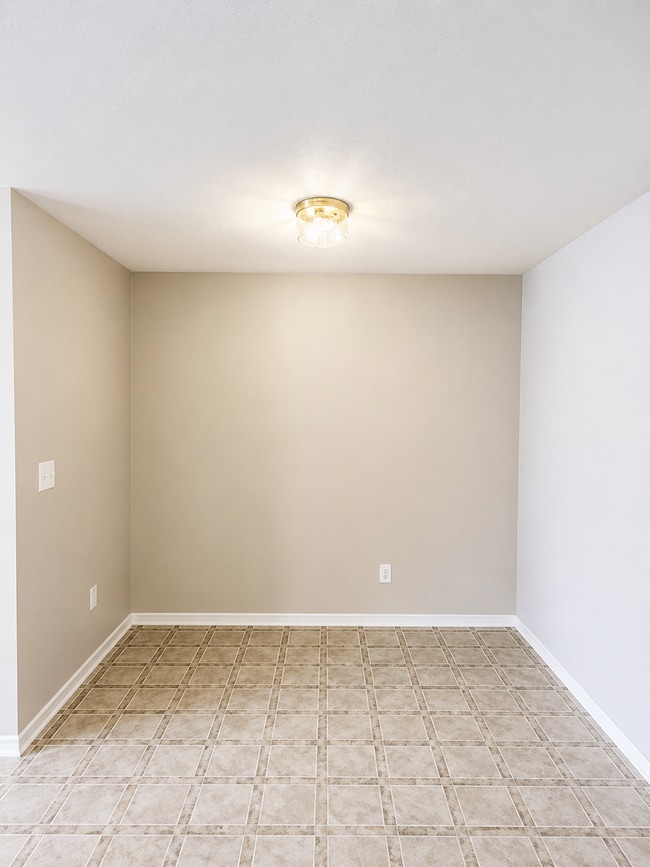Building Photo - AVAILABLE NOW!! APPLY ON OUR WEBSITE NOW!