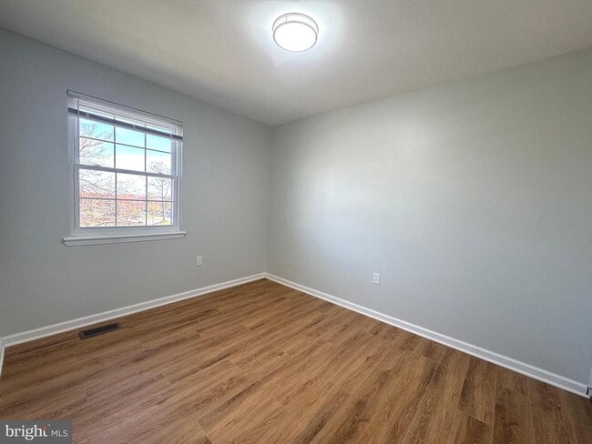 Building Photo - 4826 Grand Bend Dr