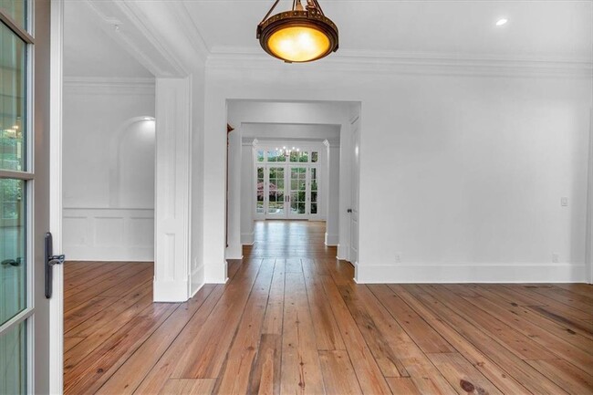 Building Photo - 115 Mount Paran Ridge