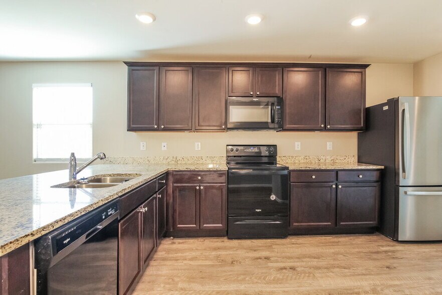 Building Photo - 25422 W Lamont Ave