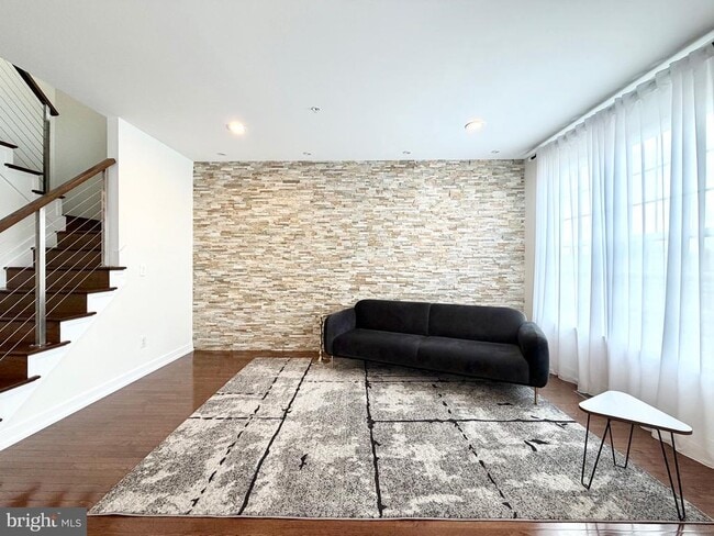 Building Photo - 308 Roarks Trail