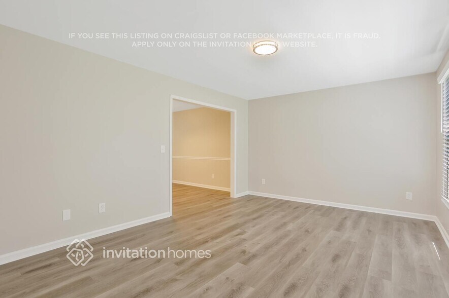 Building Photo - 2073 Kinridge Rd