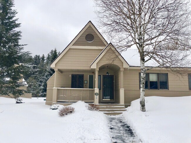 Building Photo - 170 Fairway Dr