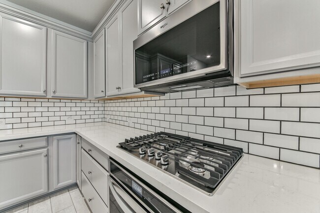 Building Photo - 11731 Tranquility Summit Dr