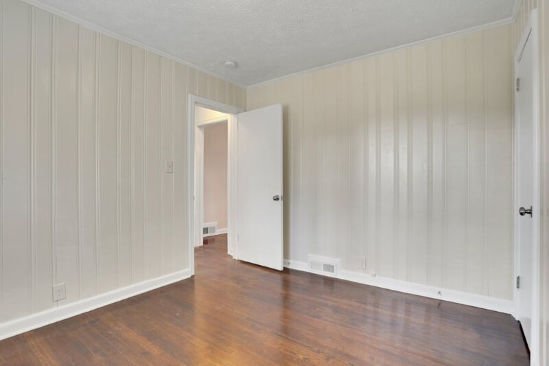 Building Photo - 1619 Valencia Rd
