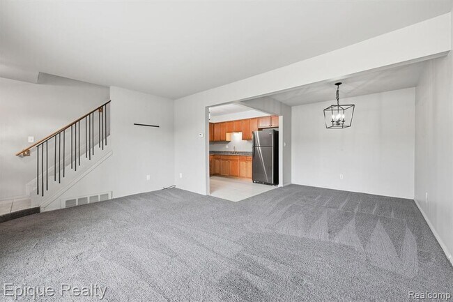 Building Photo - 29792 City Center Dr