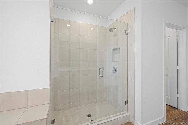 Building Photo - 2048 NE Ocean Dunes Dr