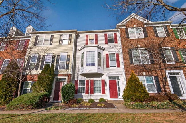 Building Photo - 5023 Village Fountain Pl