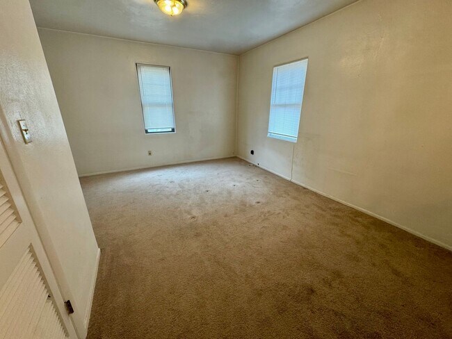 Building Photo - 1939 Crafton Blvd