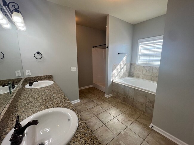 Building Photo - Fountain Crest Subdivision!