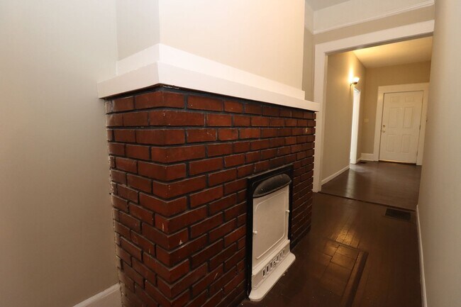 Building Photo - 1016 Laurens St