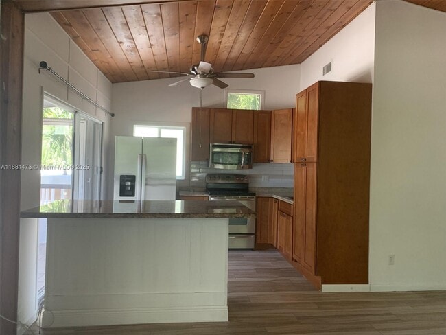 Building Photo - 141 Gumbo Limbo Dr