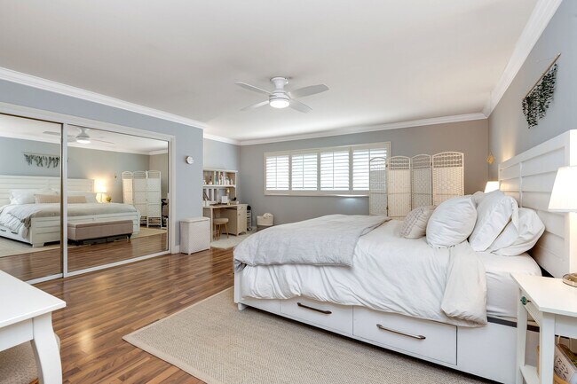 Building Photo - 4443 Saugus Ave